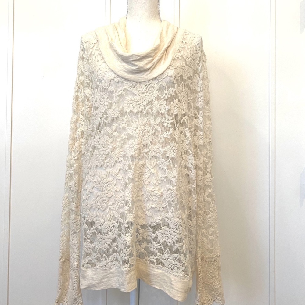 LIKA Embroidery Lace Tunic
